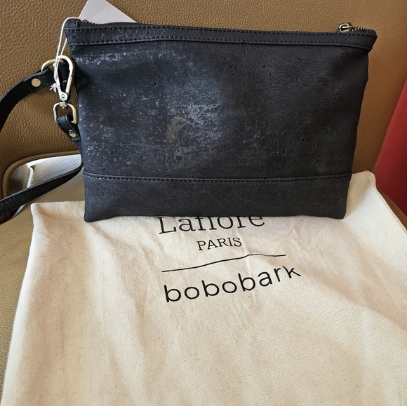 Laflore NWT wristlet - Picture 2 of 11